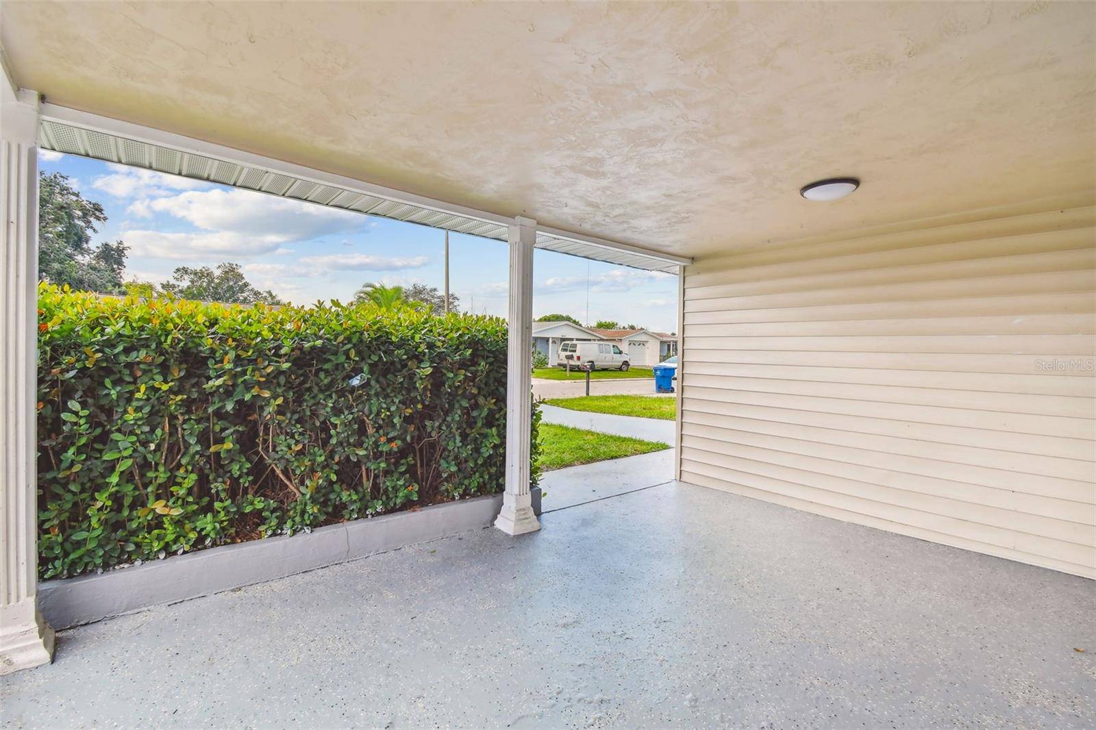 Holiday, FL 34691,3525 UMBER RD