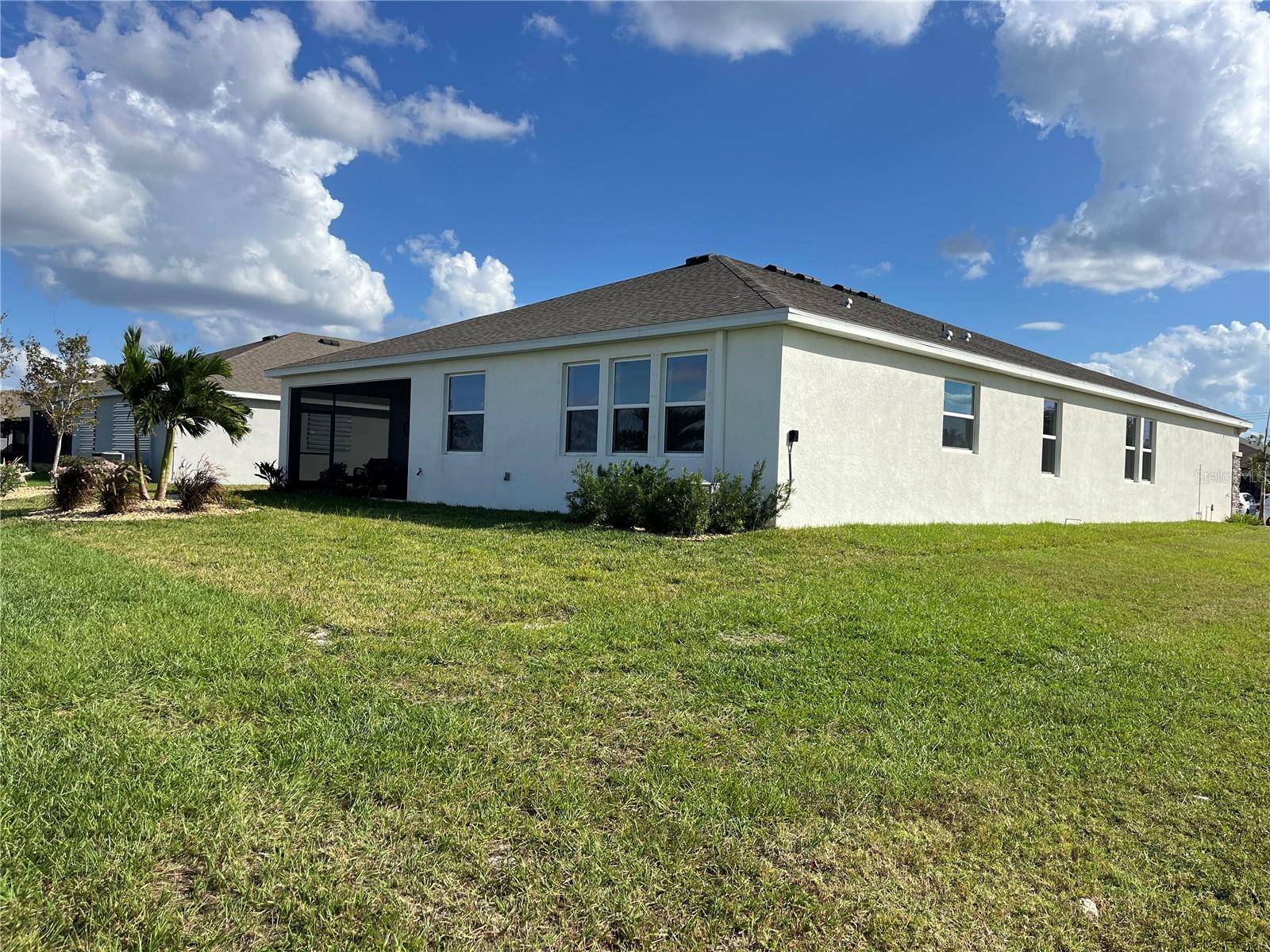 Ruskin, FL 33570,1027 OCEAN SPRAY DR