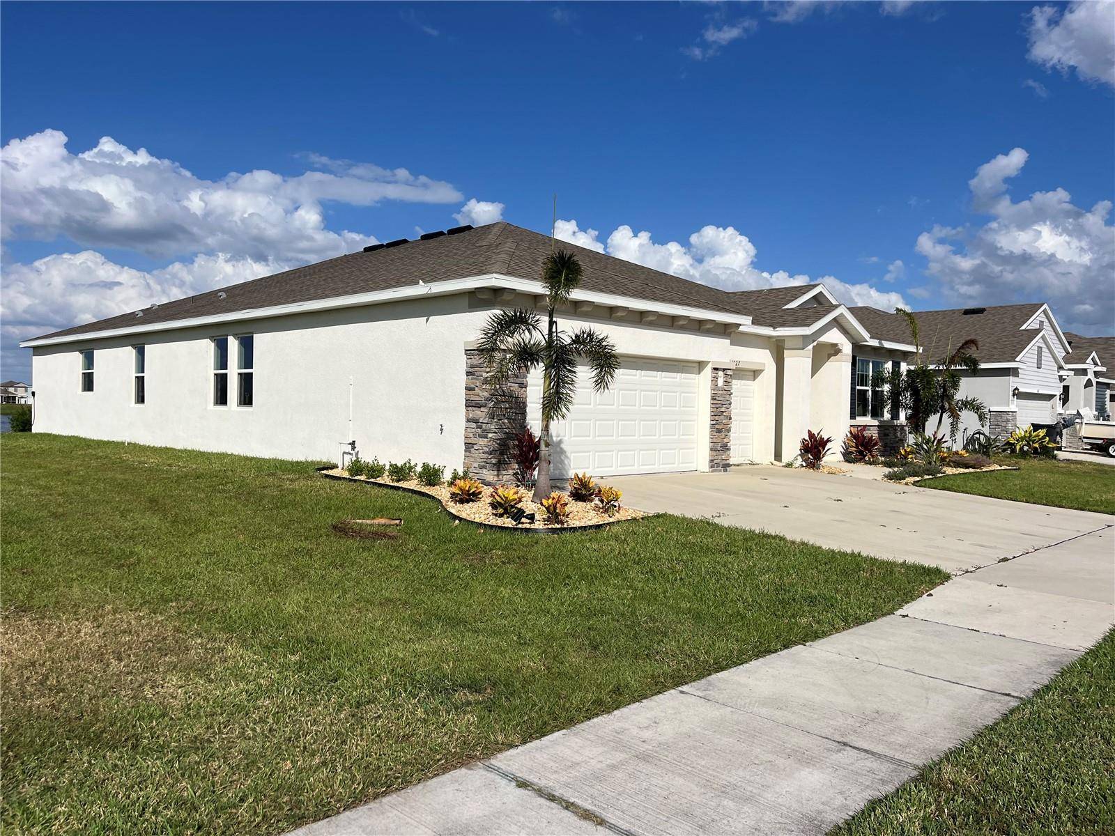 Ruskin, FL 33570,1027 OCEAN SPRAY DR