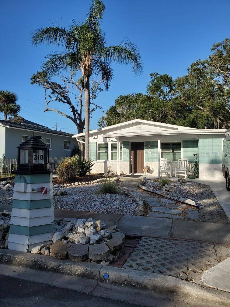 Tarpon Springs, FL 34689,318 BATH ST