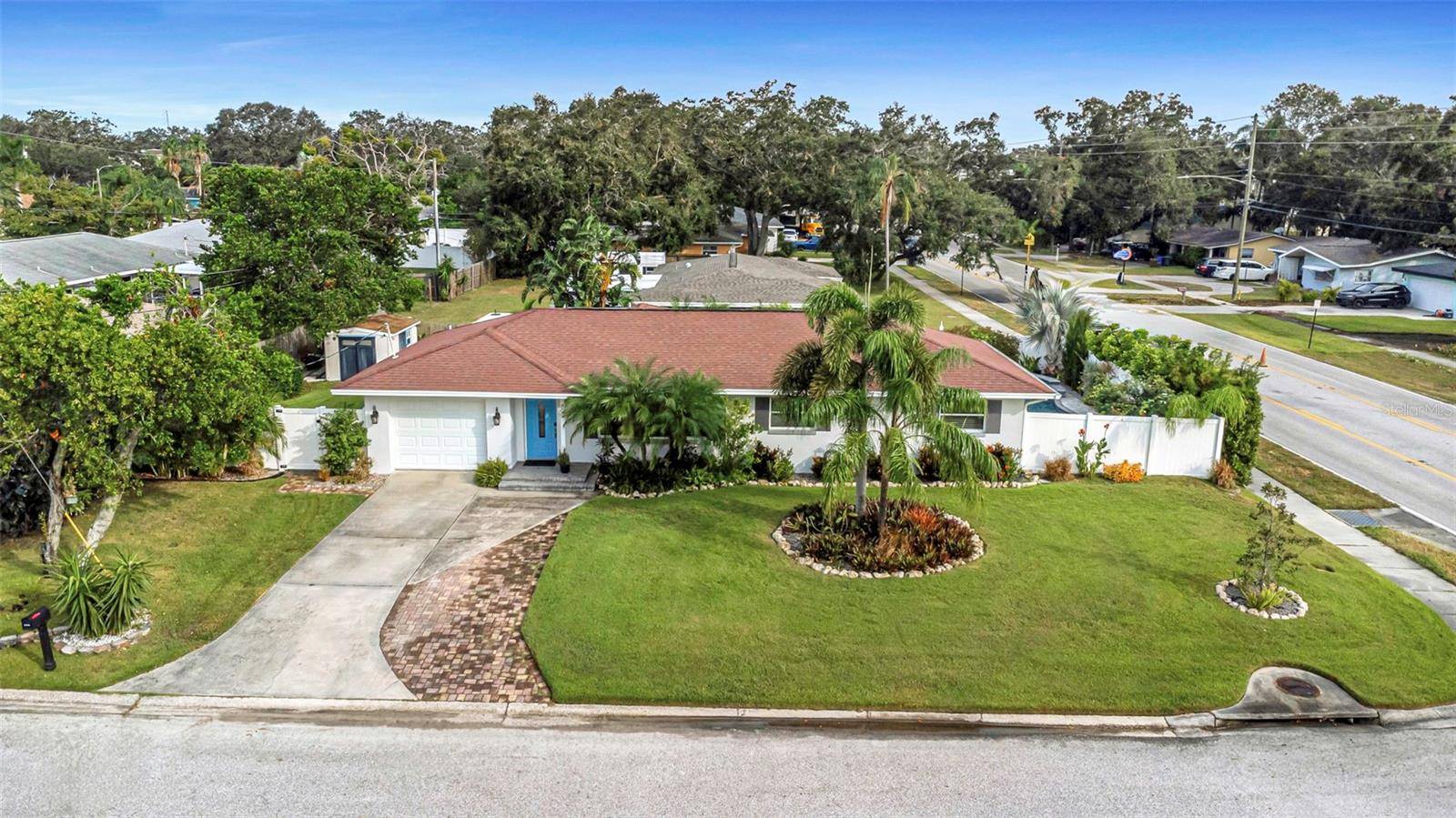 Dunedin, FL 34698,894 JOAN ST