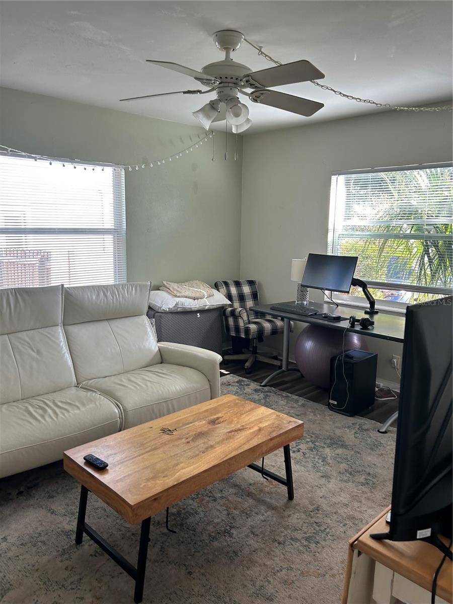 St Petersburg, FL 33705,936 11TH ST N
