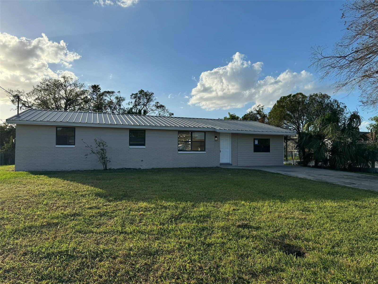 Ruskin, FL 33570,309 12TH ST SW