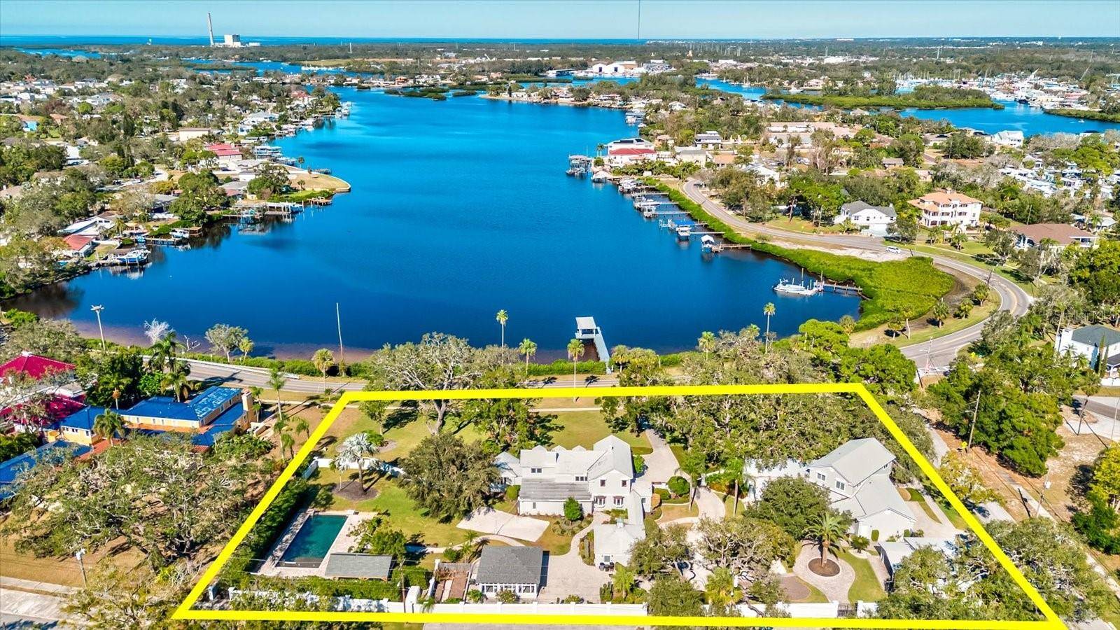 Tarpon Springs, FL 34689,504 RIVERSIDE DR