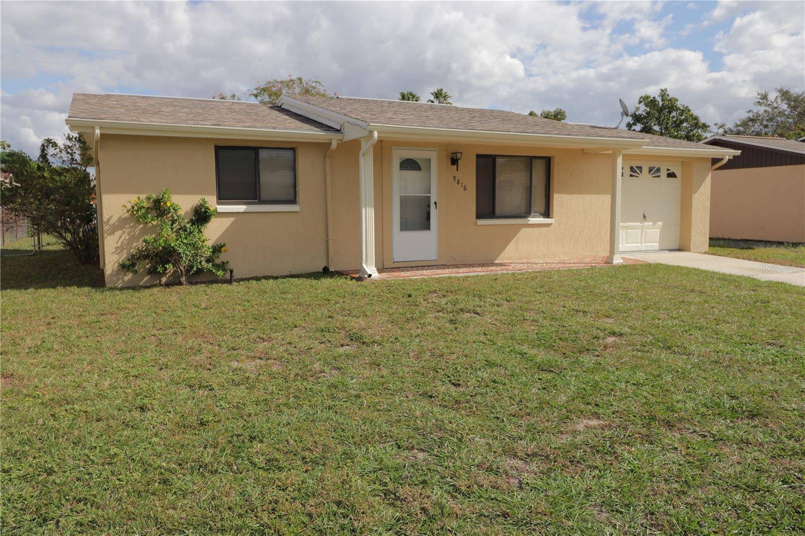 Port Richey, FL 34668,9816 WAYSIDE LN