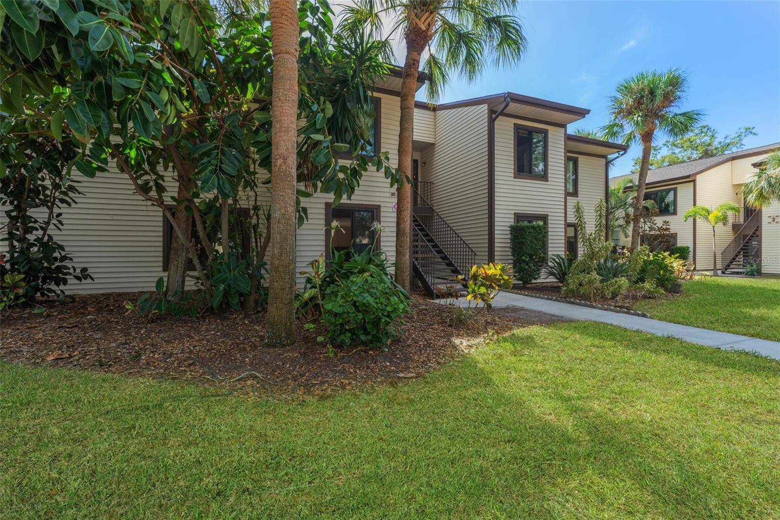 Tarpon Springs, FL 34689,356 MOORINGS COVE DR #356