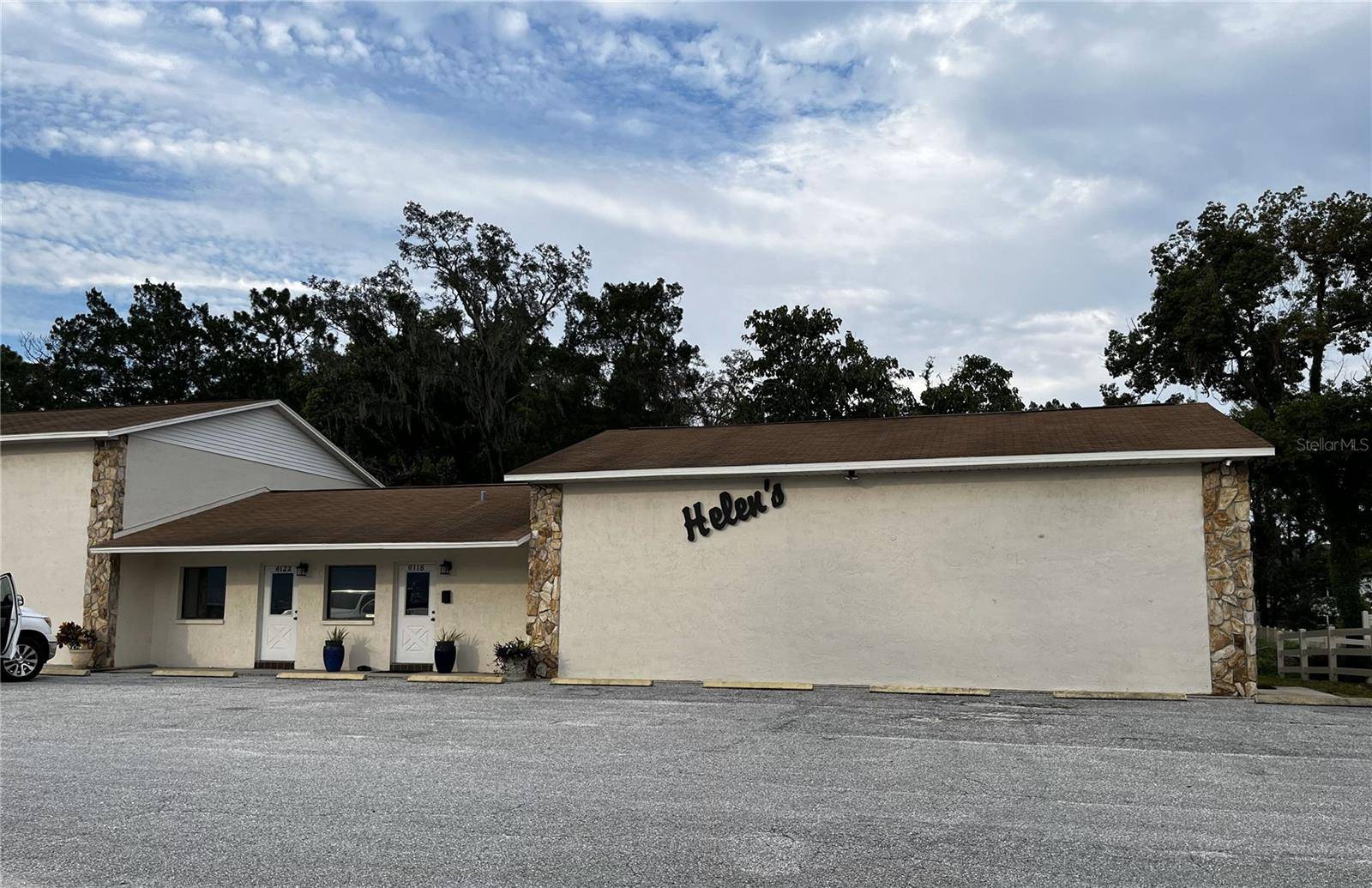 Zephyrhills, FL 33542,6118 -6122 FORT KING RD