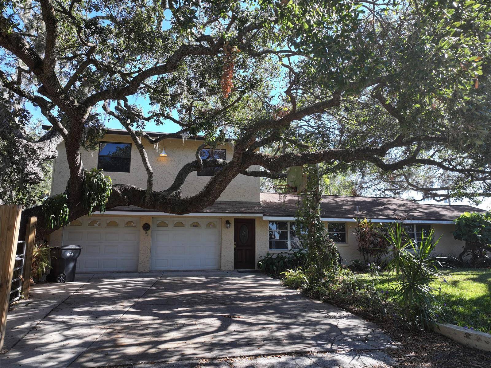 Ruskin, FL 33570,1407 RIVER DR SW