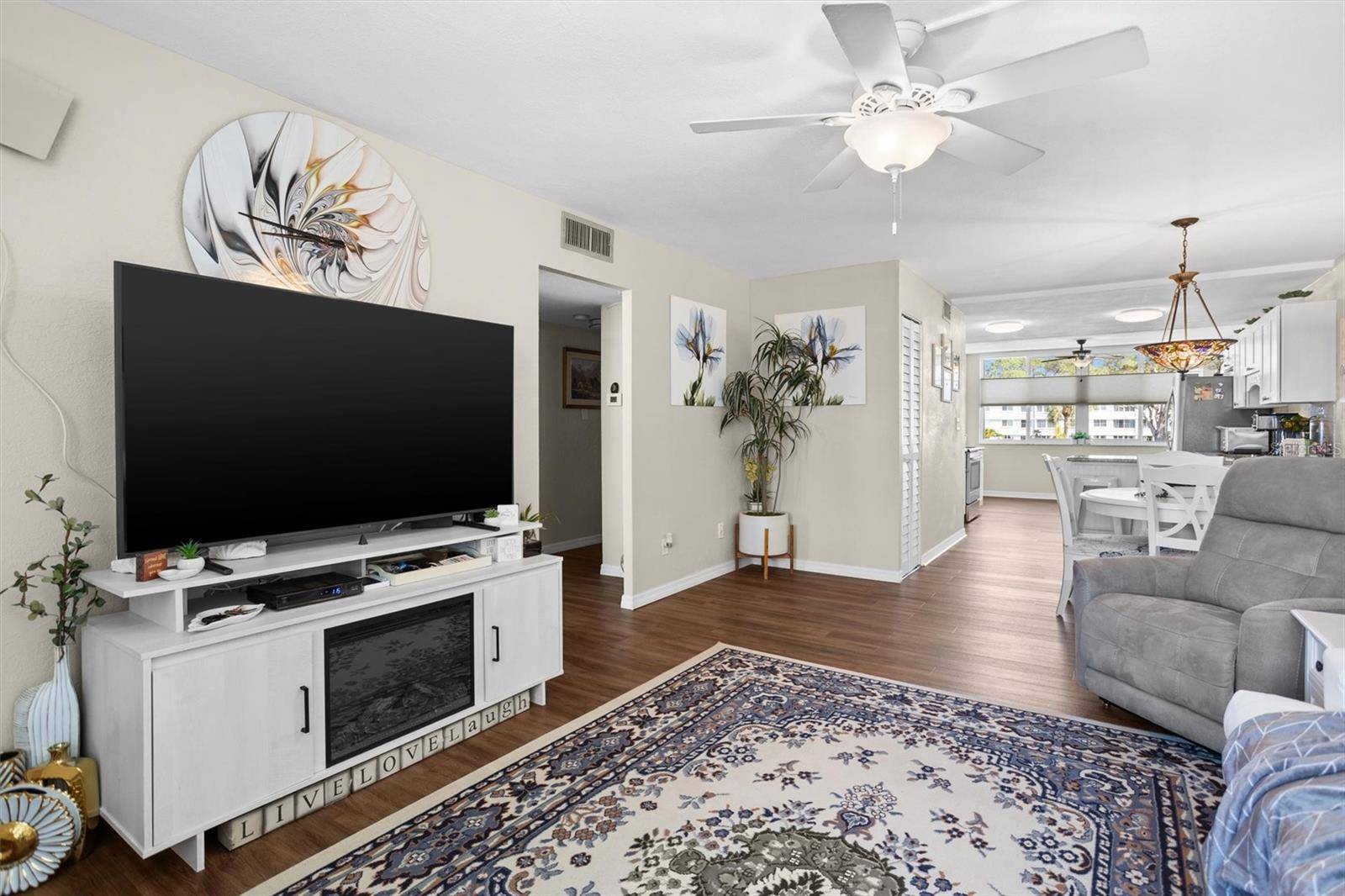 St Petersburg, FL 33703,4715 BAY ST NE #223