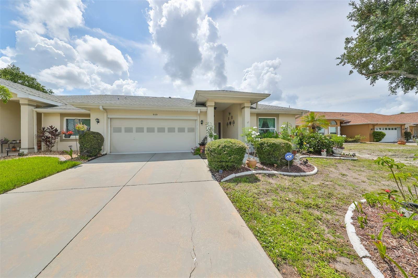 Sun City Center, FL 33573,909 SUN KEY CT