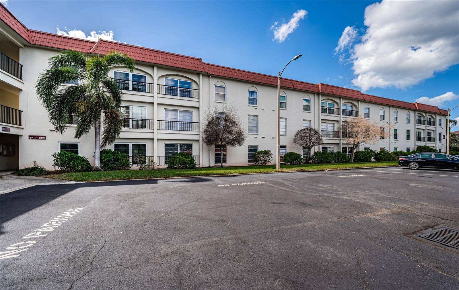 Dunedin, FL 34698,2700 BAYSHORE BLVD #4304