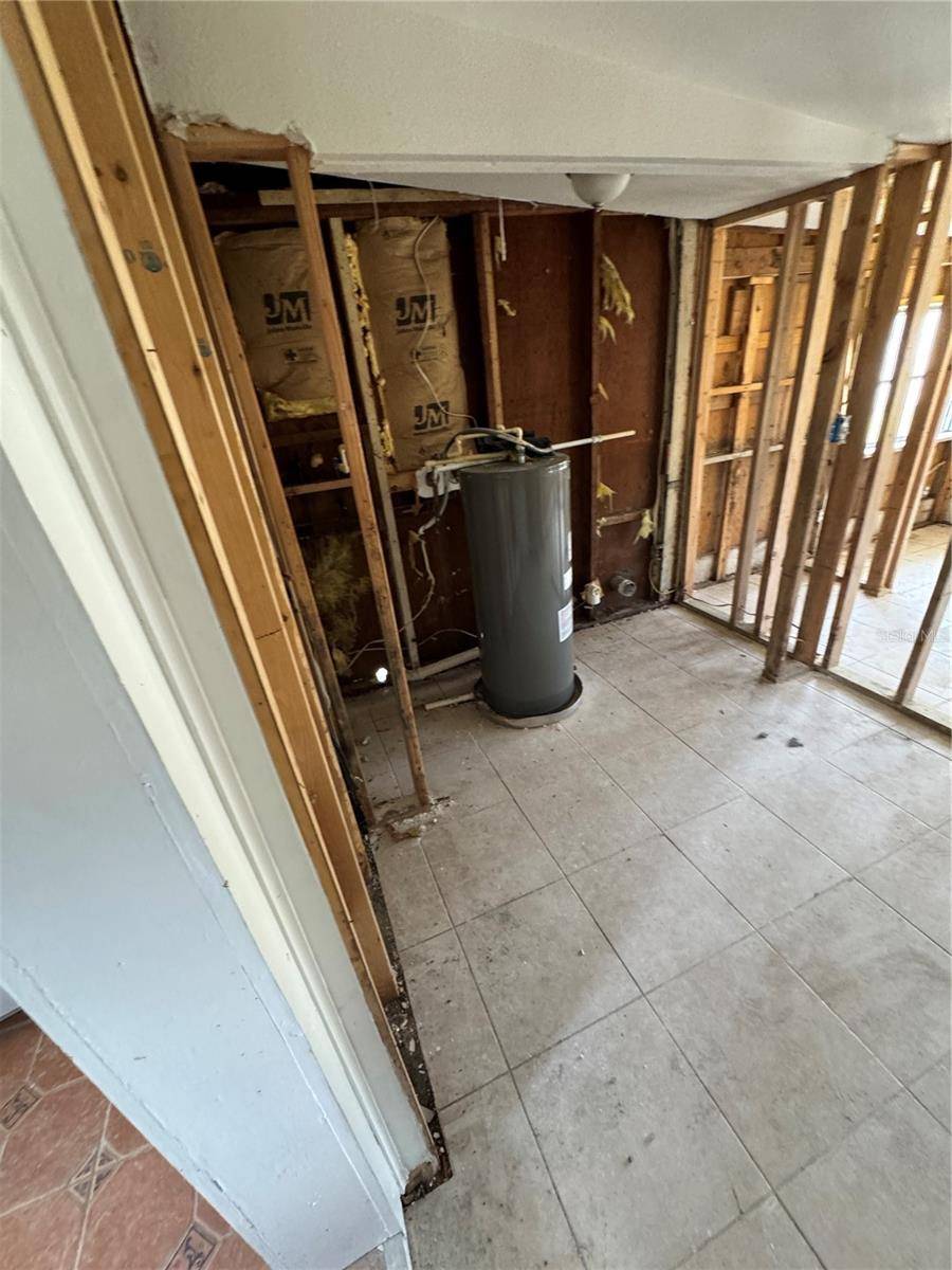 St Petersburg, FL 33702,319 80TH AVE NE