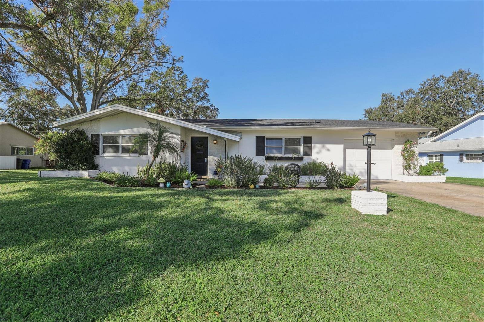 Dunedin, FL 34698,2388 WATROUS DR