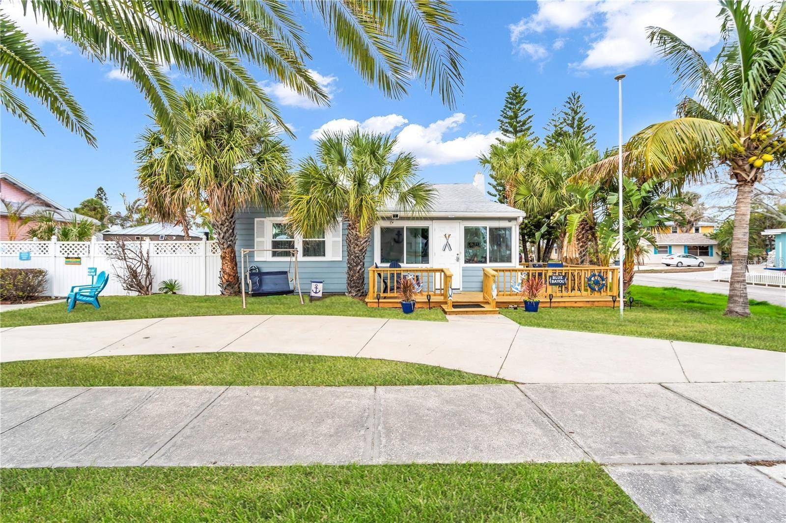 Gulfport, FL 33707,5725 SHORE BLVD S