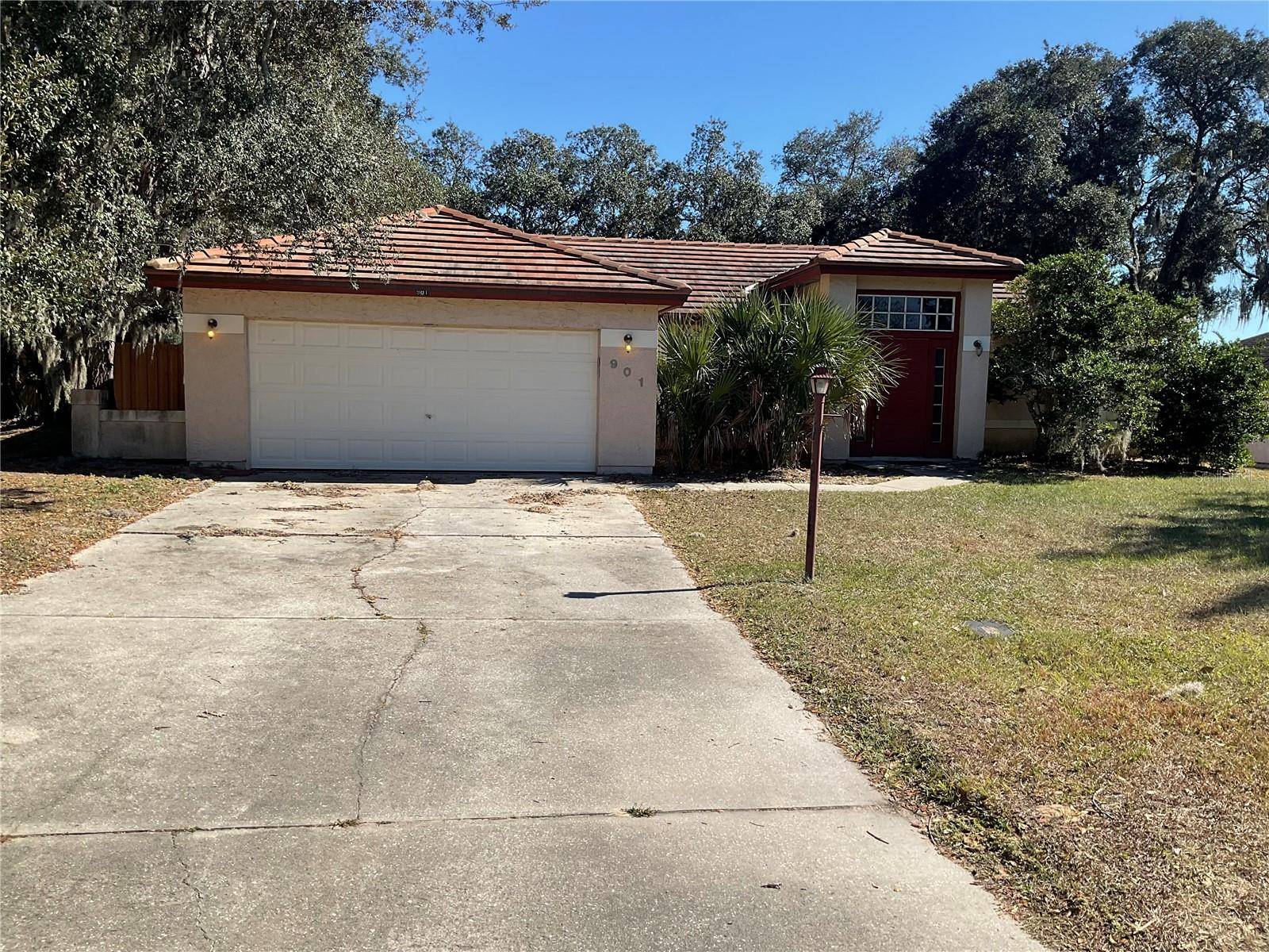 Ocala, FL 34472,901 HICKORY RD