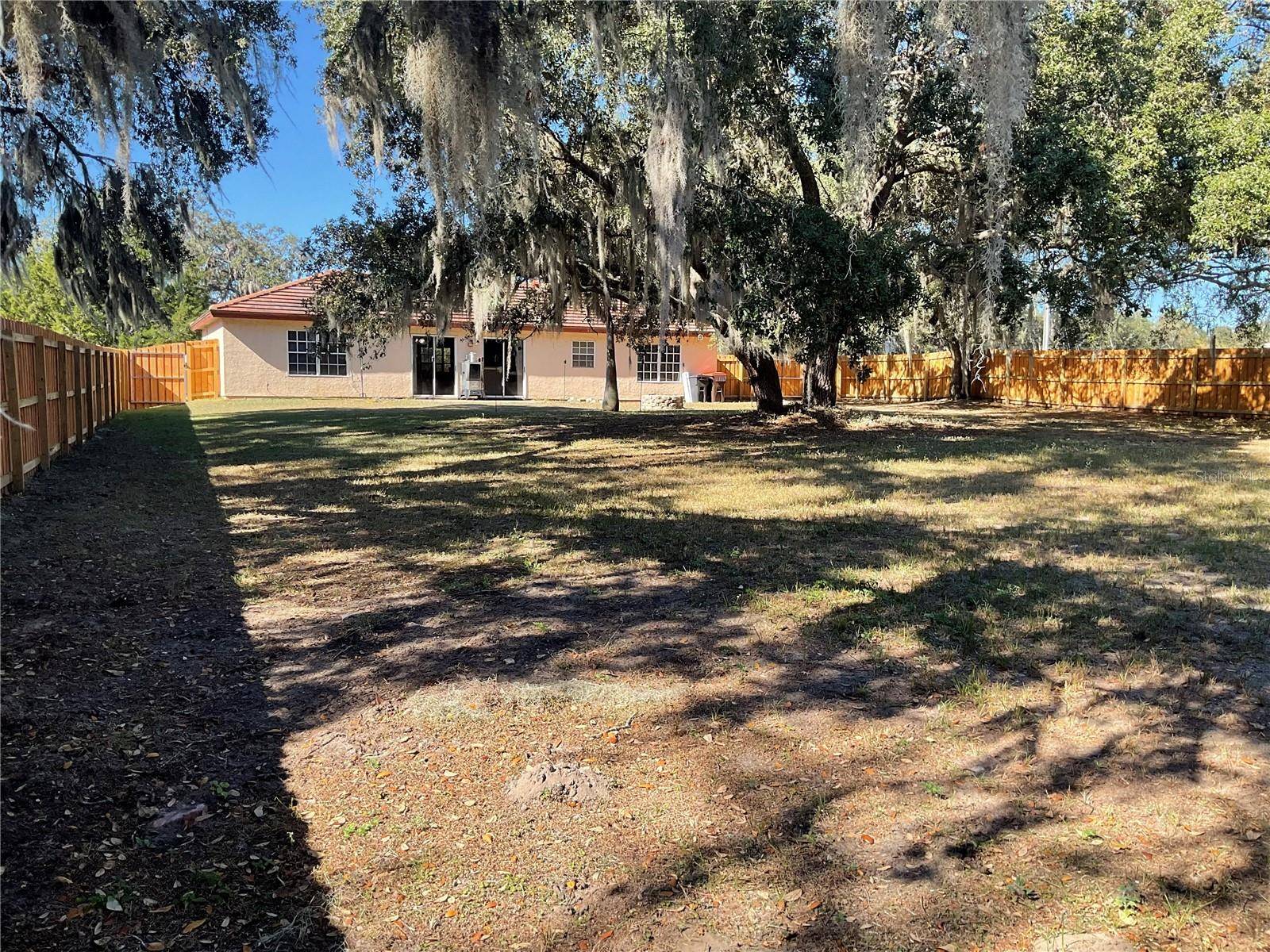 Ocala, FL 34472,901 HICKORY RD