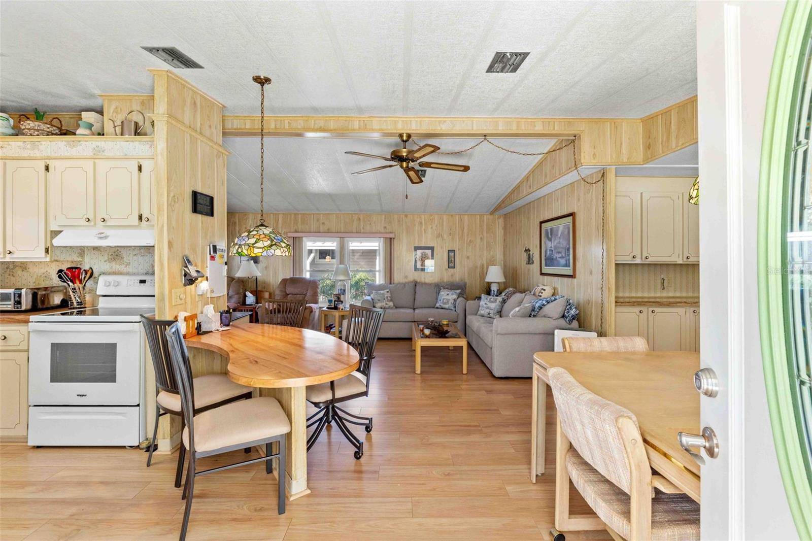 Holiday, FL 34691,2032 MAUI DR