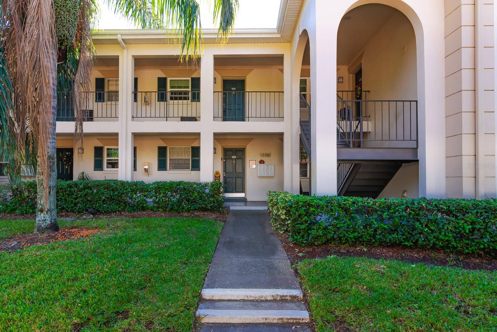 Tampa, FL 33618,10396 CARROLLWOOD LN #27