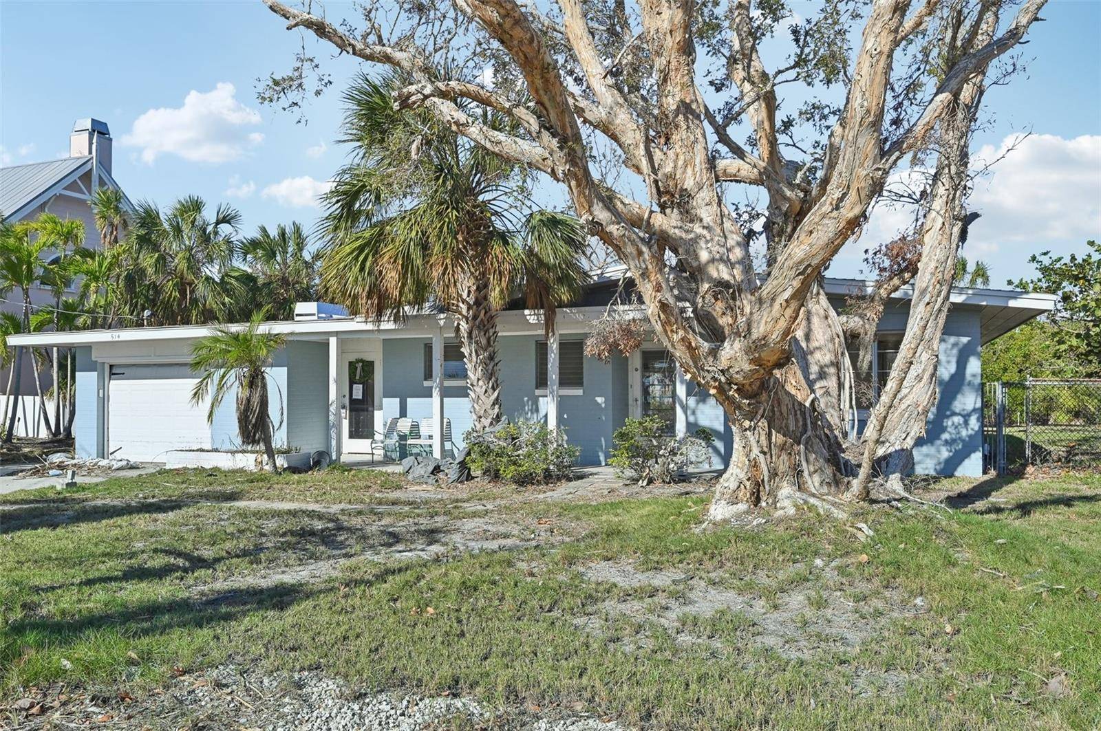 Holmes Beach, FL 34217,514 77TH ST