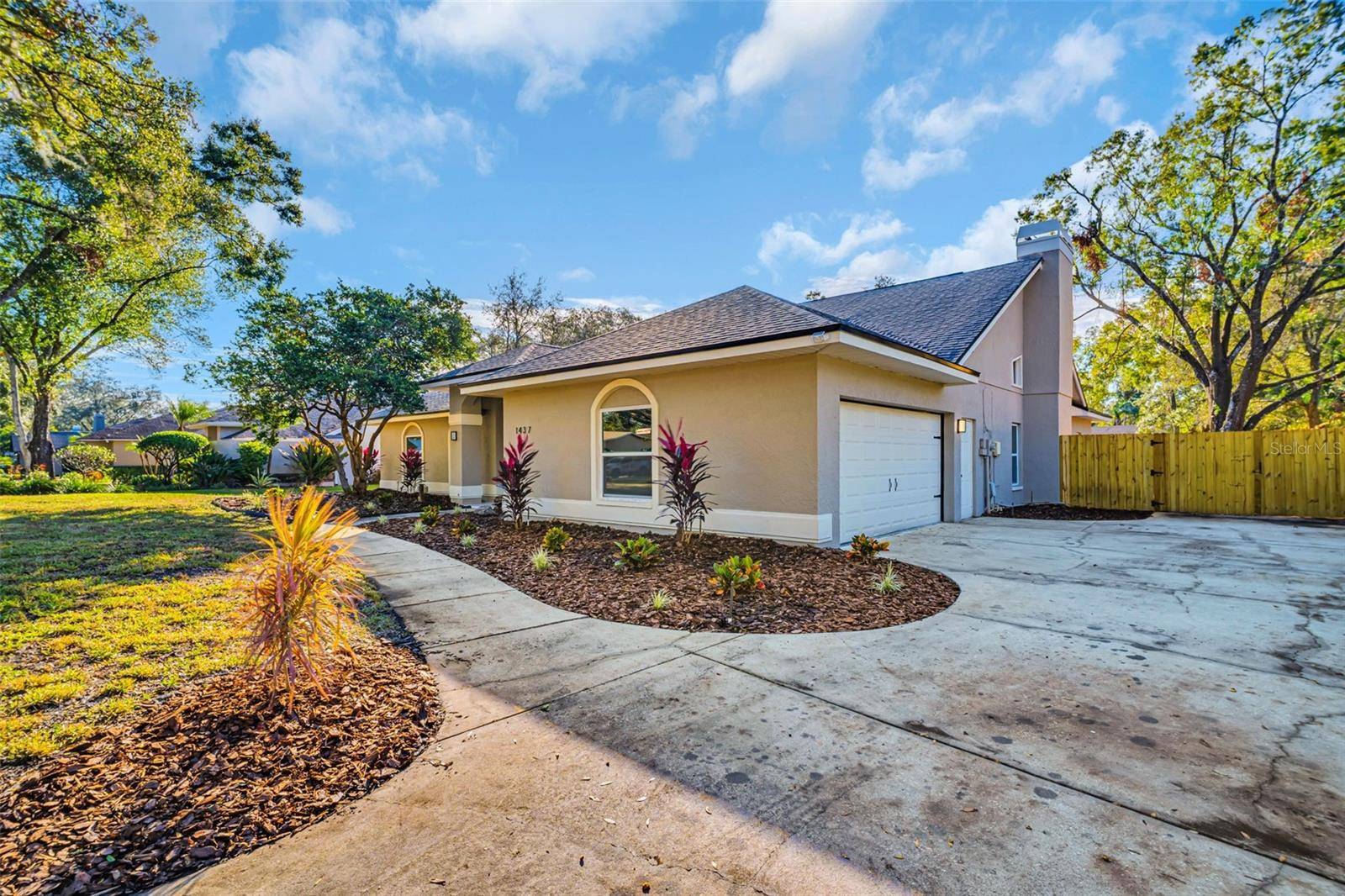 Lutz, FL 33549,1437 HOUNDS HOLLOW CT