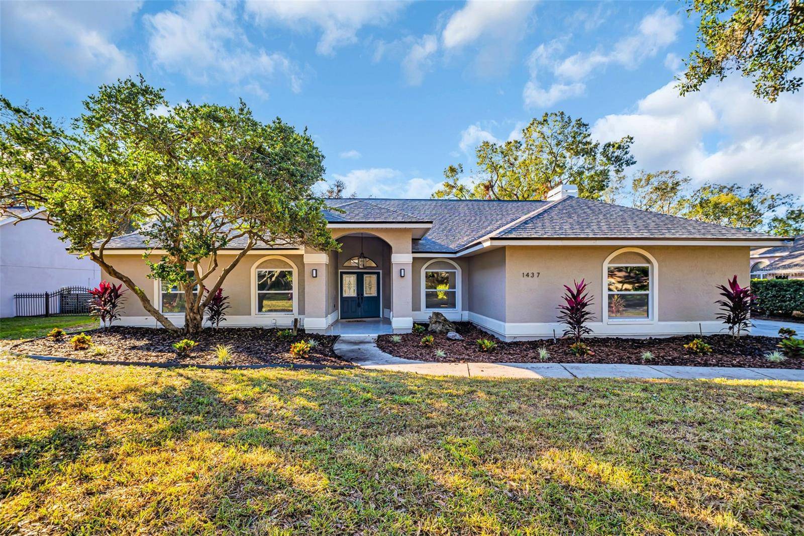 Lutz, FL 33549,1437 HOUNDS HOLLOW CT