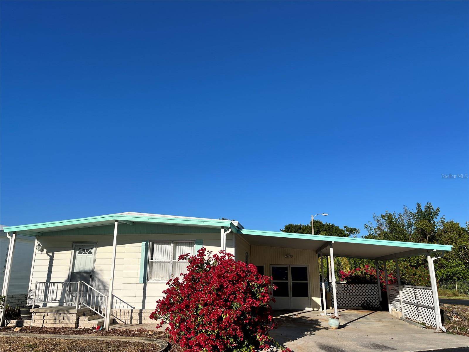 St Petersburg, FL 33702,377 MOUNT SAXON AVE NE #321