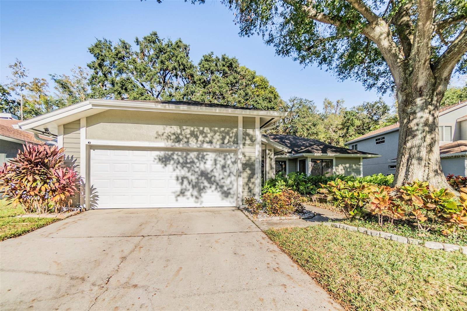 Tampa, FL 33618,14631 VILLAGE GLEN CIR