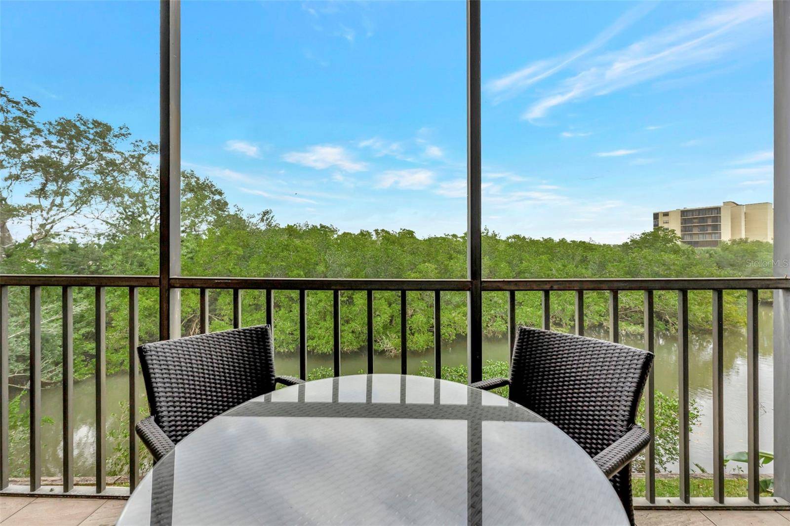 Clearwater, FL 33760,900 COVE CAY DR #2B
