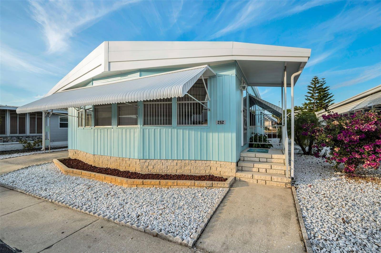 Palm Harbor, FL 34683,3301 ALT 19 #252