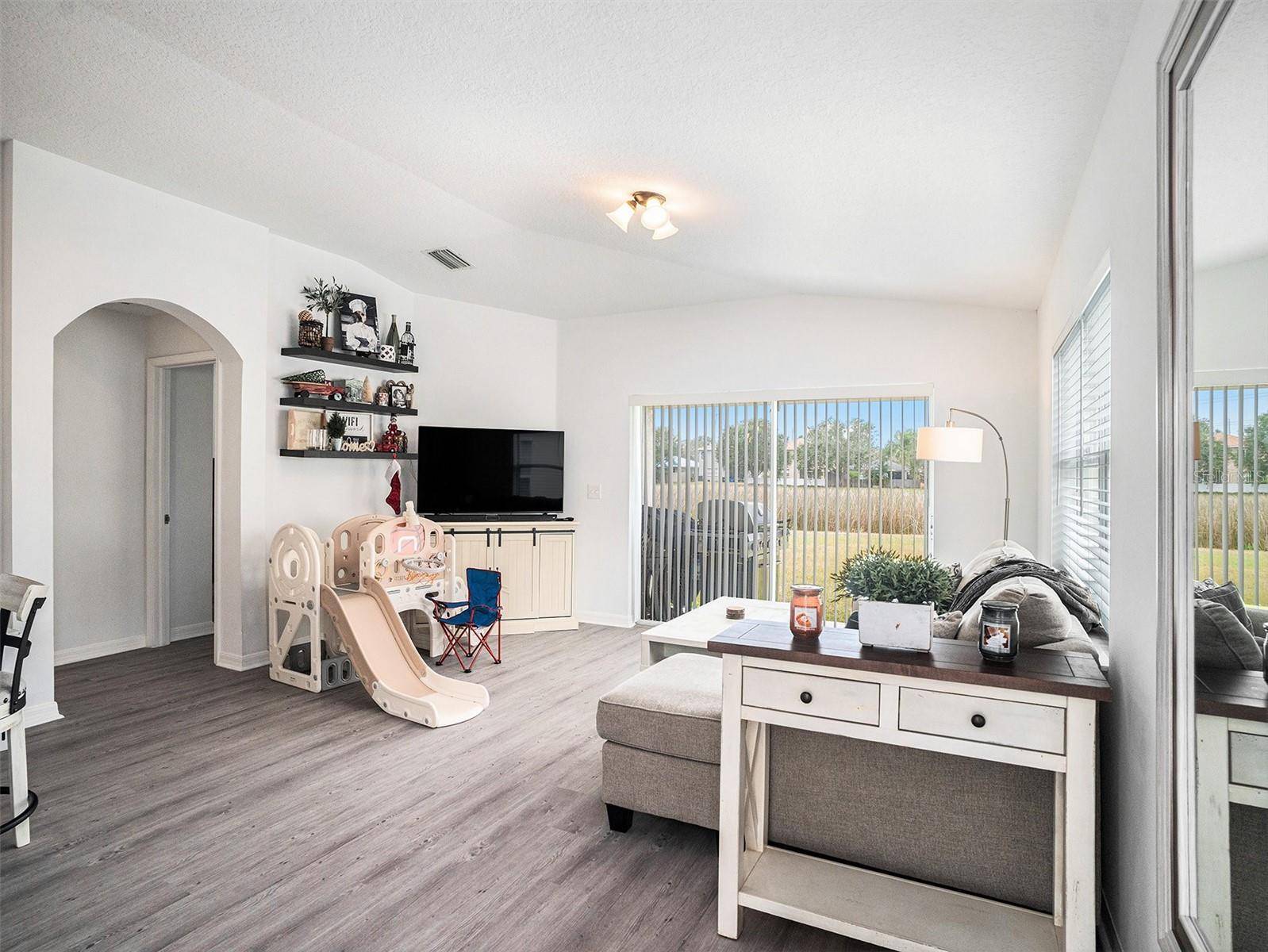 Gibsonton, FL 33534,7833 CARRIAGE POINTE DR