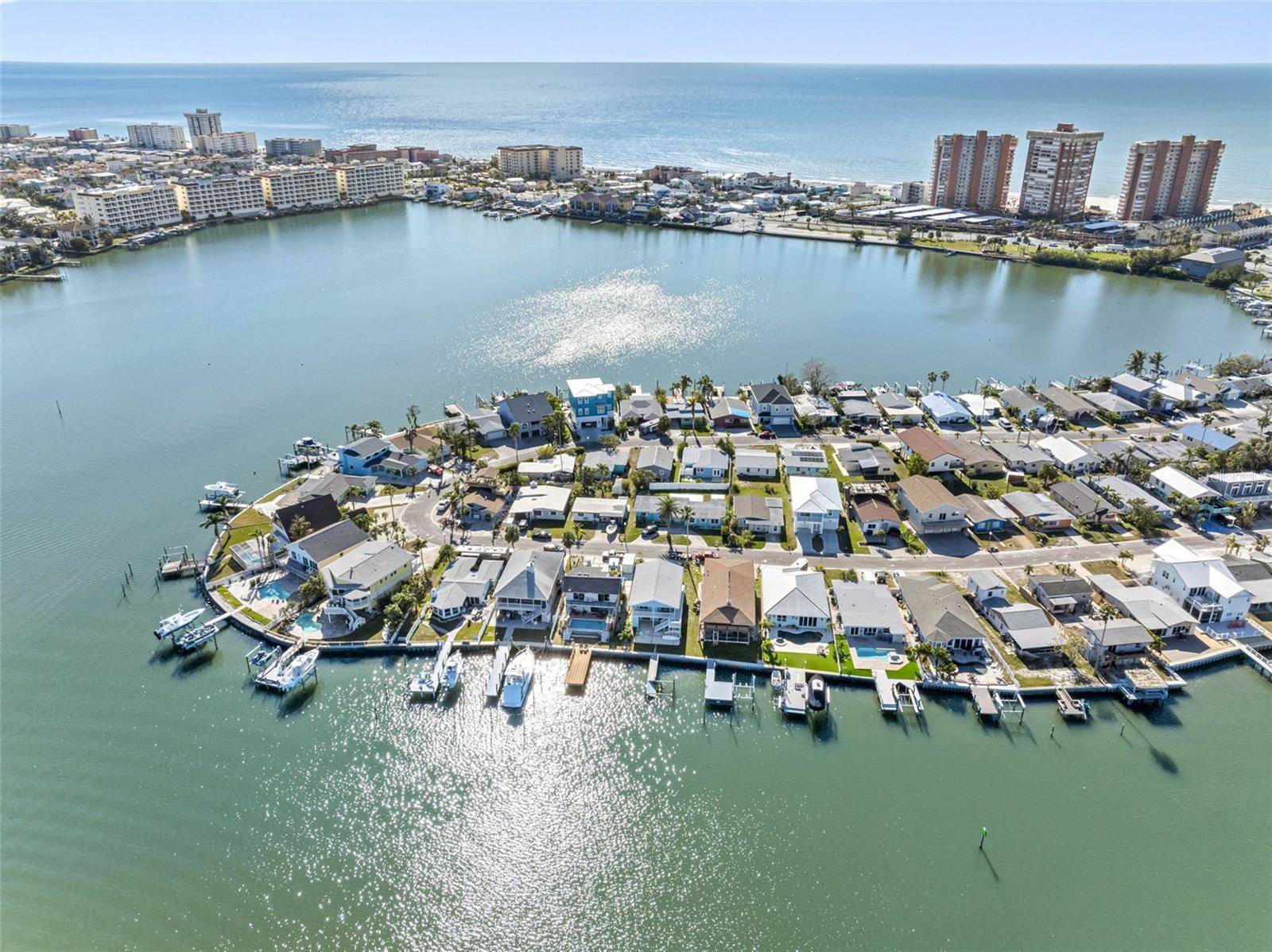 Redington Shores, FL 33708,943 182ND AVE E