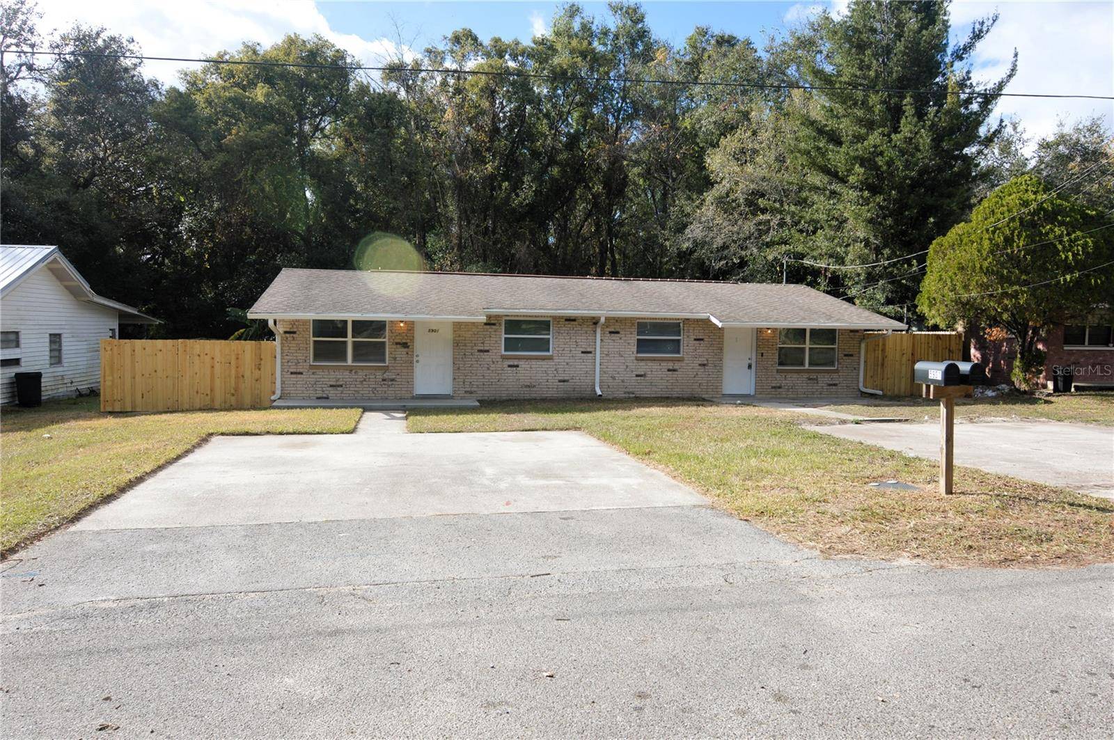 Zephyrhills, FL 33542,5901 PLAZA VIEW DR #5903