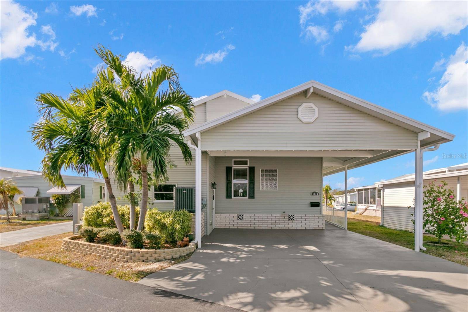 St Petersburg, FL 33702,6912 MOUNT QUINCY DR NE #350