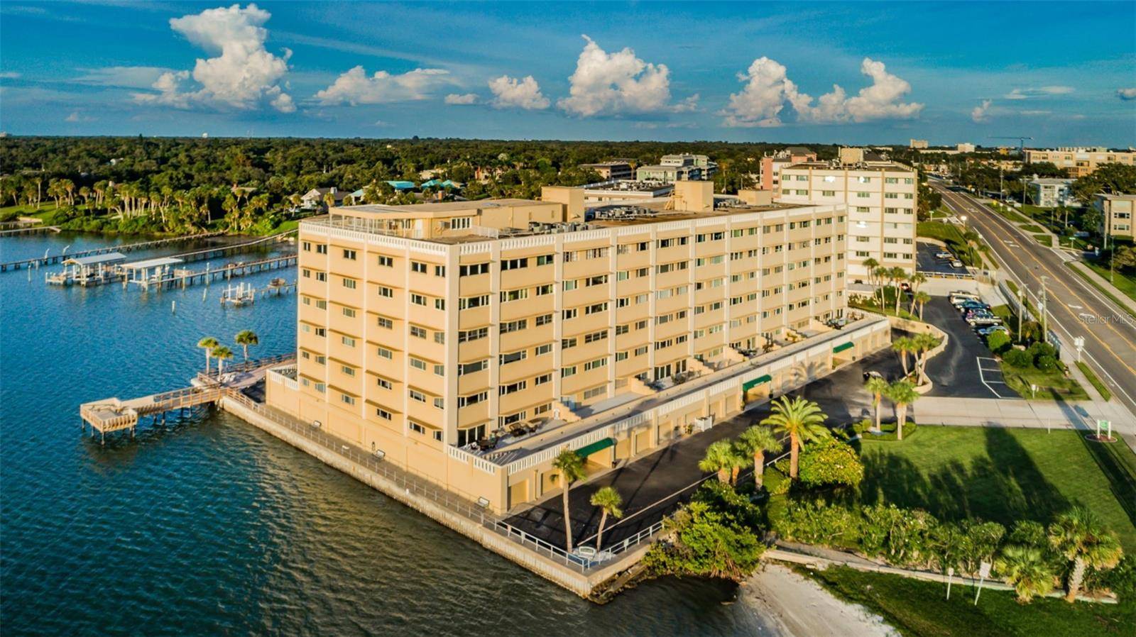 Belleair Bluffs, FL 33770,100 BLUFF VIEW DR #207C