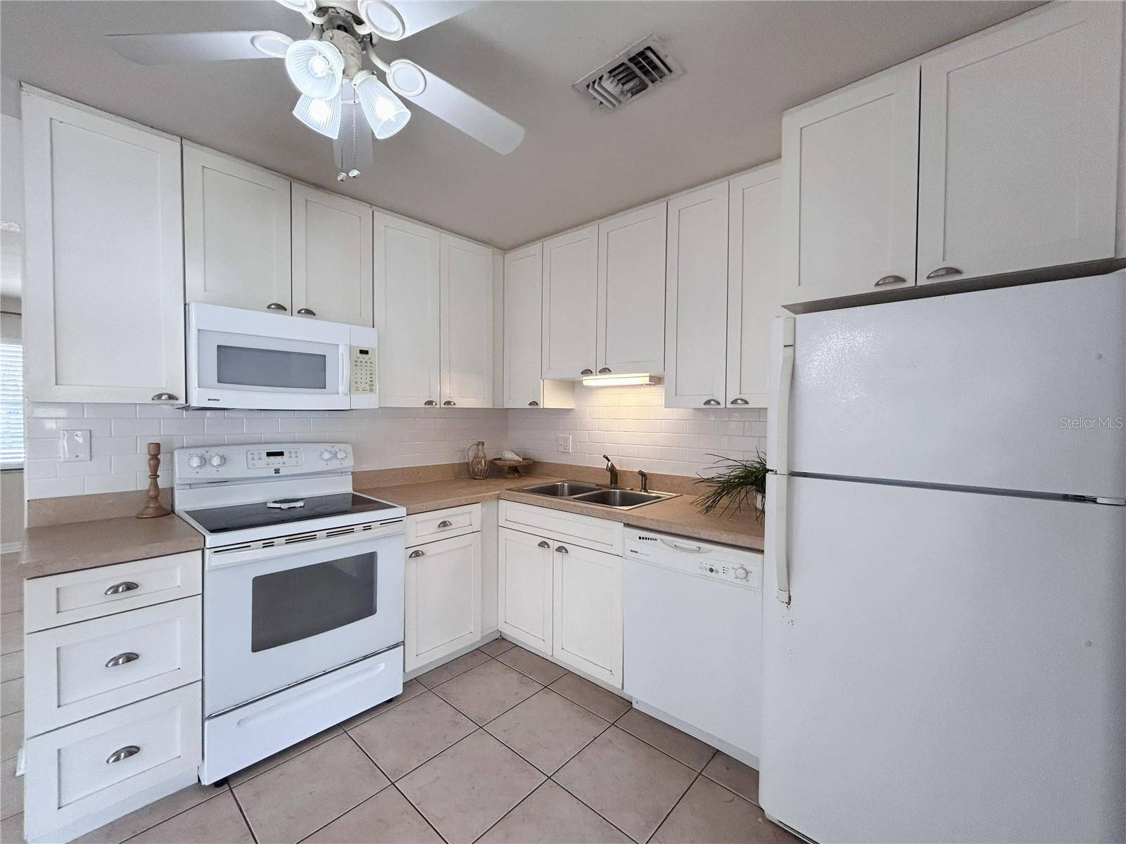St Petersburg, FL 33710,8153 22ND AVE N