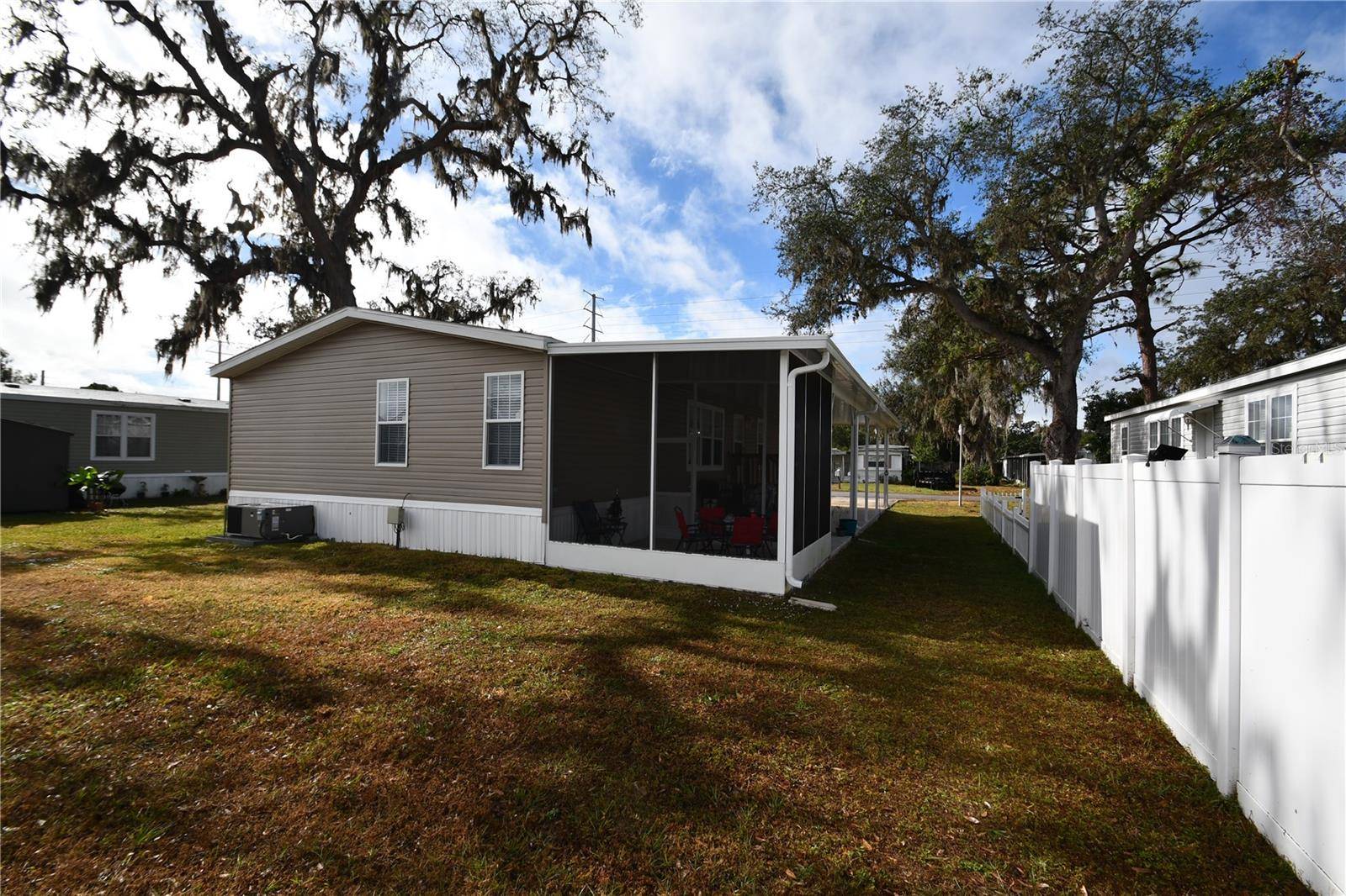 Zephyrhills, FL 33542,4676 CORAL ST