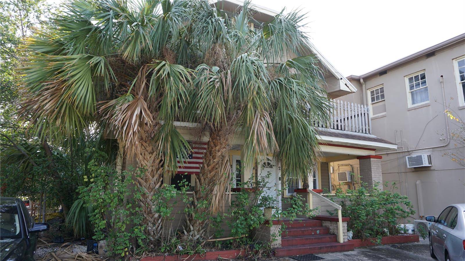St Petersburg, FL 33701,868 7TH AVE N