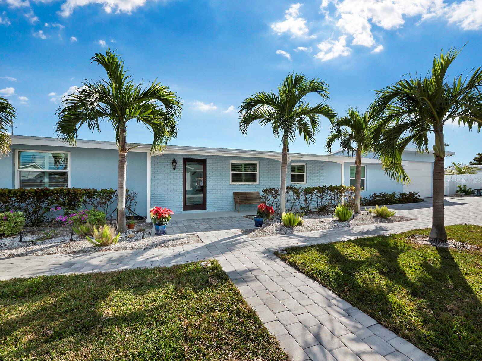 Longboat Key, FL 34228,744 JUNGLE QUEEN WAY