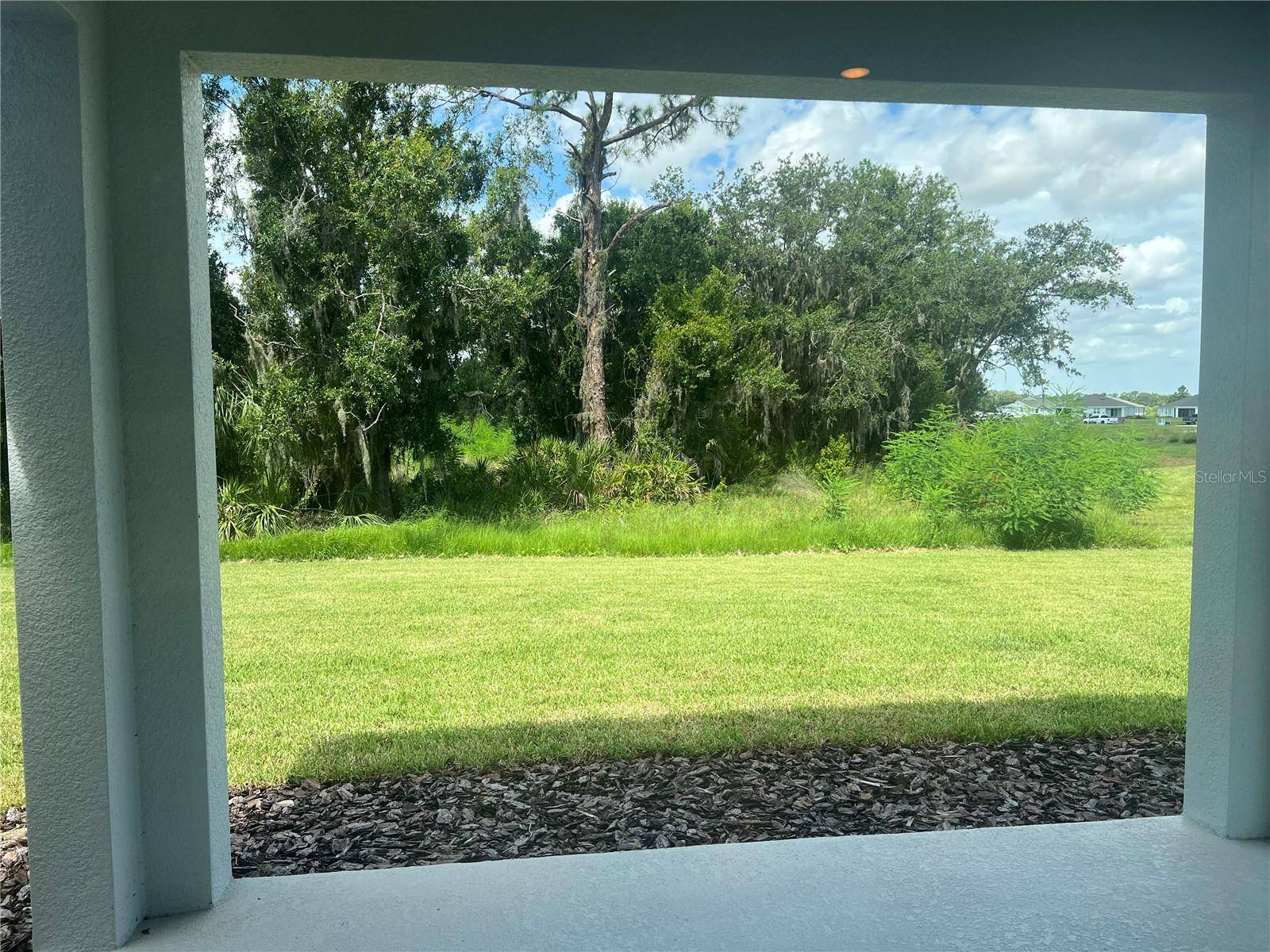 Bradenton, FL 34212,704 160TH LN E