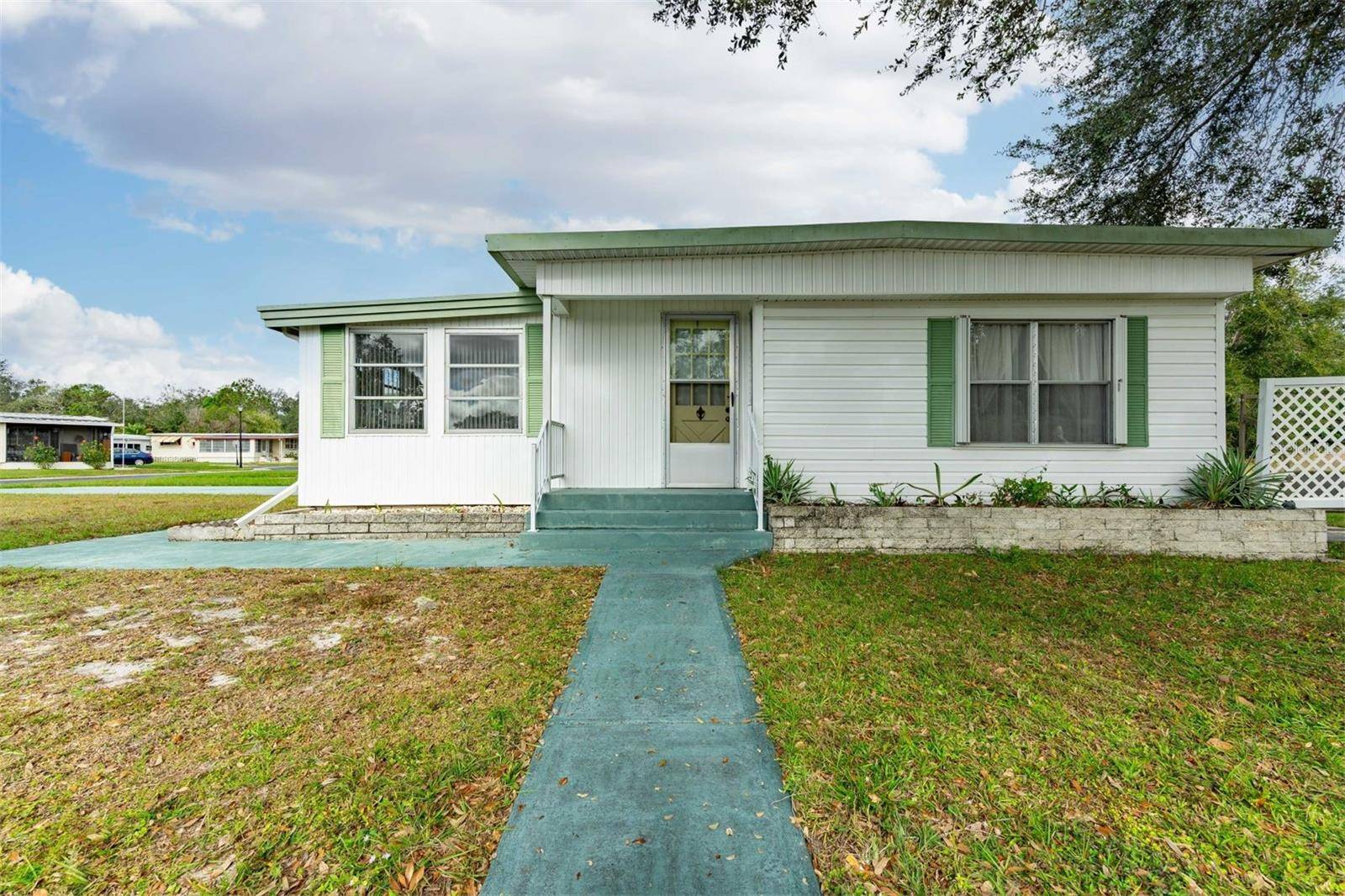 Zephyrhills, FL 33540,3706 CASTLE DR