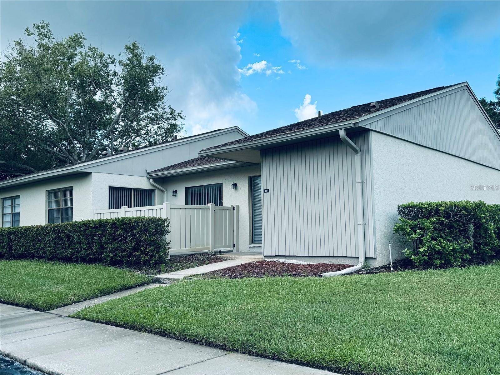 Oldsmar, FL 34677,10 EVELYN CT