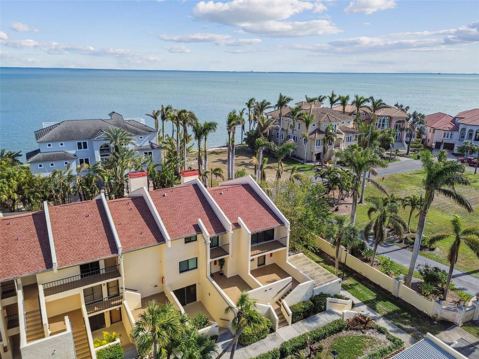 St Petersburg, FL 33711,7550 SUNSHINE SKYWAY LN S #T48