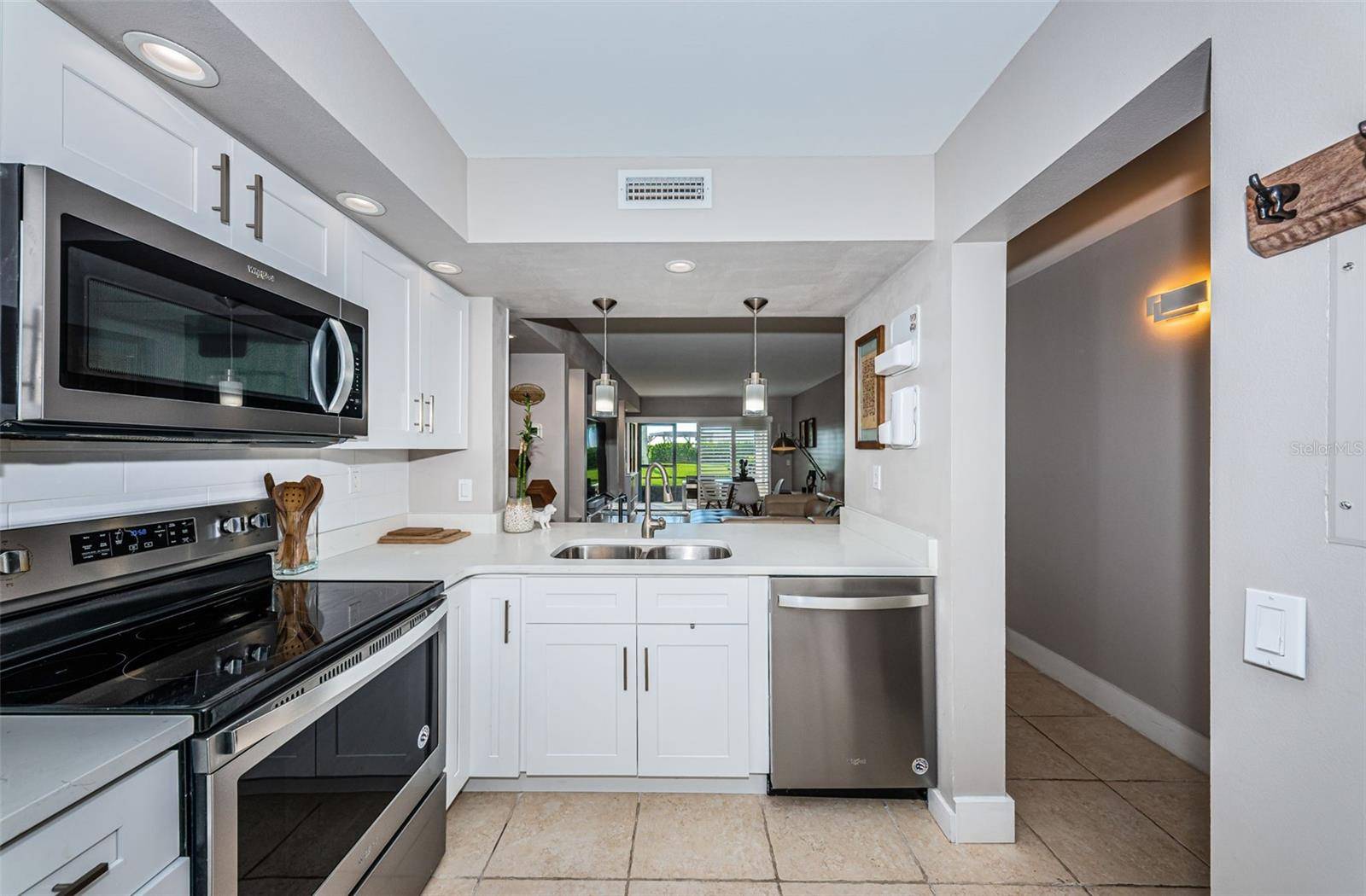 St Petersburg, FL 33715,6382 PALMA DEL MAR BLVD S #123