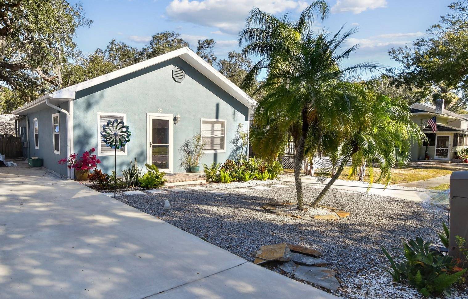 Tarpon Springs, FL 34689,605 E SPRUCE ST