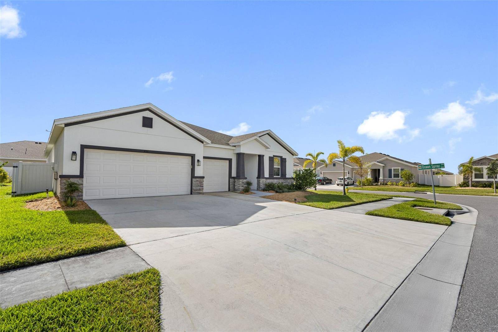 Ruskin, FL 33570,486 6TH AVE NW