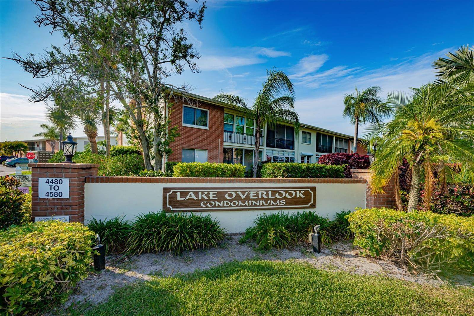 St Petersburg, FL 33703,4580 OVERLOOK DR NE #297