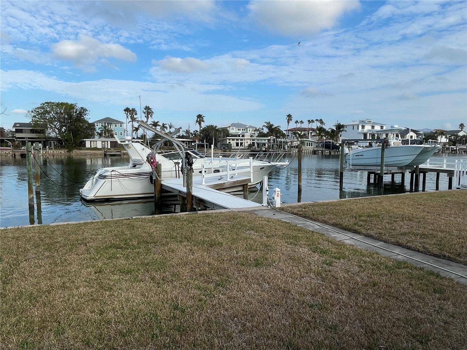 Treasure Island, FL 33706,11365 8TH ST E