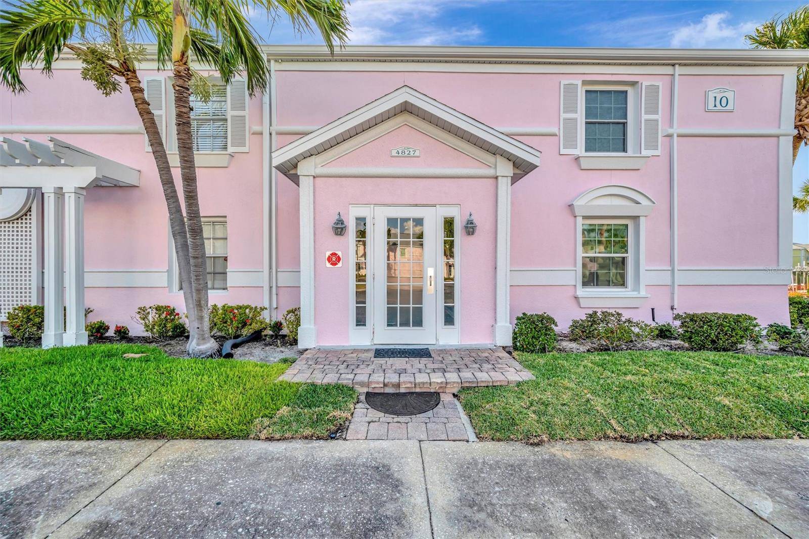 St Petersburg, FL 33705,4827 COQUINA KEY DR SE #B