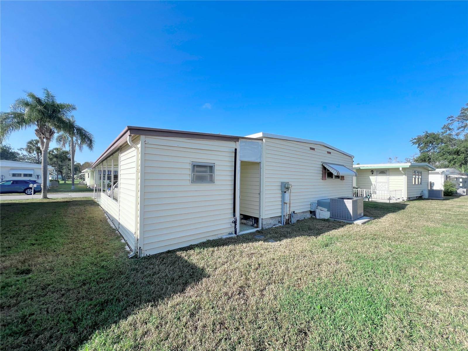 Largo, FL 33771,1100 BELCHER RD S #496