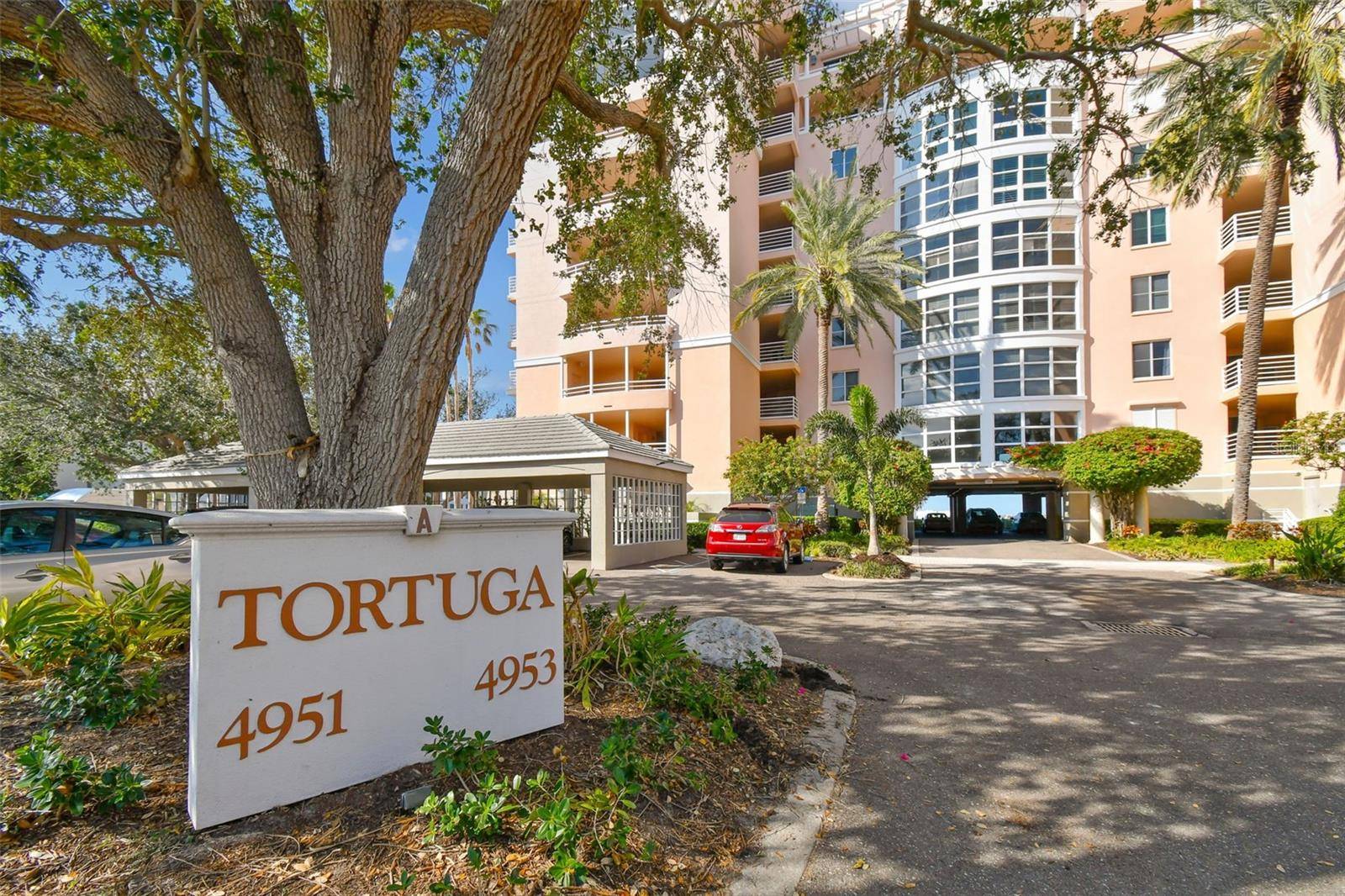 Saint Petersburg, FL 33715,4951 BACOPA LN S #401